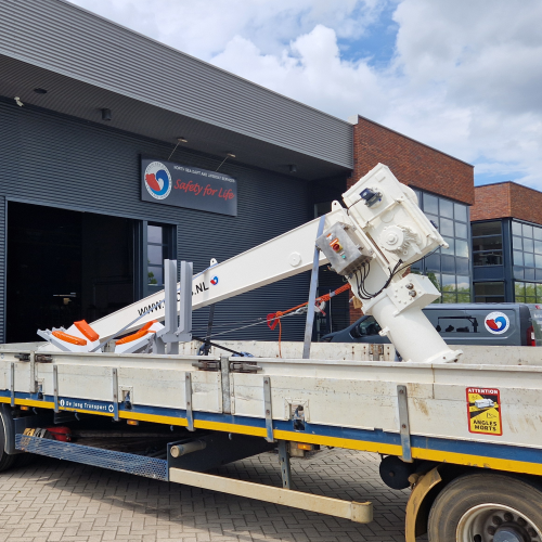 Rental davit